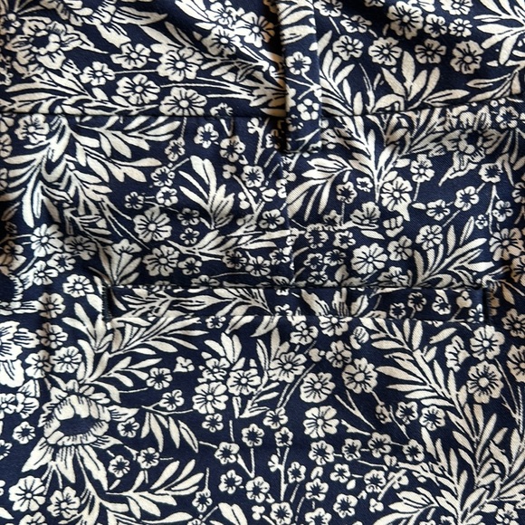 Talbots Navy and ivory 7" chinos sz8 - Picture 8 of 9